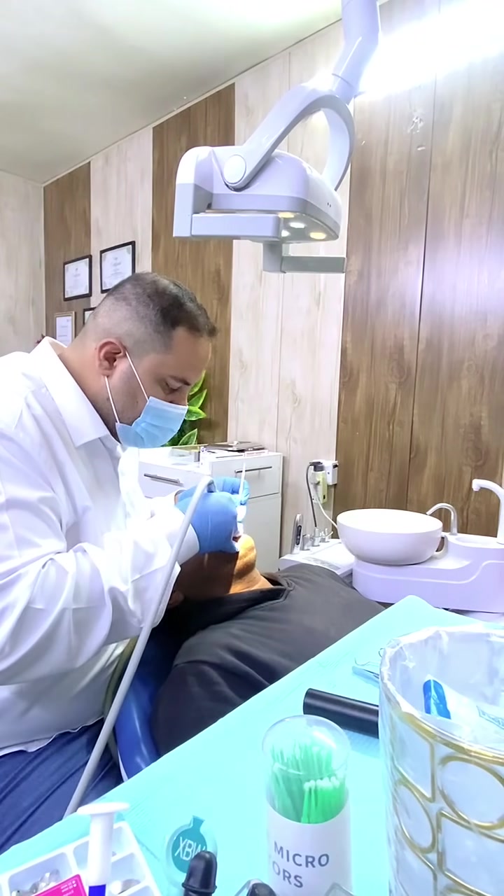 عيادة د. احمد رشيد لطب وجراحة الفم والأسنان 🦷✨
حيث تلتقي الخبرة الطبية مع أدق تفاصيل الجمال لنرى فن طب الأسنان… 
عندما تتحوّل الخبرة إلى ابتسامة استثنائية 🪄

نقدّم لكم تجربة علاجية راقية تعتمد على أحدث التقنيات الطبية ومعايير عالمية في الدقة، التعقيم، والراحة
نهتم بأدق التفاصيل لنمنحكم ابتسامة واثقة تدوم ✨

⭕️ جراحة الفم والأسنان باحترافية عالية
⭕️ قلع الأسنان بدون ألم وبأحدث الأساليب
⭕️ تبييض الأسنان بتقنيات متقدمة لنتائج طبيعية ومشرقة
⭕️ تنظيف وتلميع الأسنان بعناية فائقة
⭕️ حشوات تجميلية تُحاكي شكل السن الطبيعي
⭕️ علاج جذور الأسنان بدقة متناهية
⭕️ زراعة الأسنان لابتسامة ثابتة وطبيعية

لأن ابتسامتك تعكس شخصيتك 💎
ولأنك تستحق عناية مختلفة💯

📍 العنوان:- اليوسفية / ناحية الرشيد / شارع المدارس / مجاور صيدلية حاتم كريم / داخل المجمع الطبي
📞 للحجز والاستفسار:- ***********

⭕️متواجدين يوميآ من الساعة 4 مساءآ لغاية الساعة 8 مساءآ .
#حشوات_ضوئية_تجميلية
