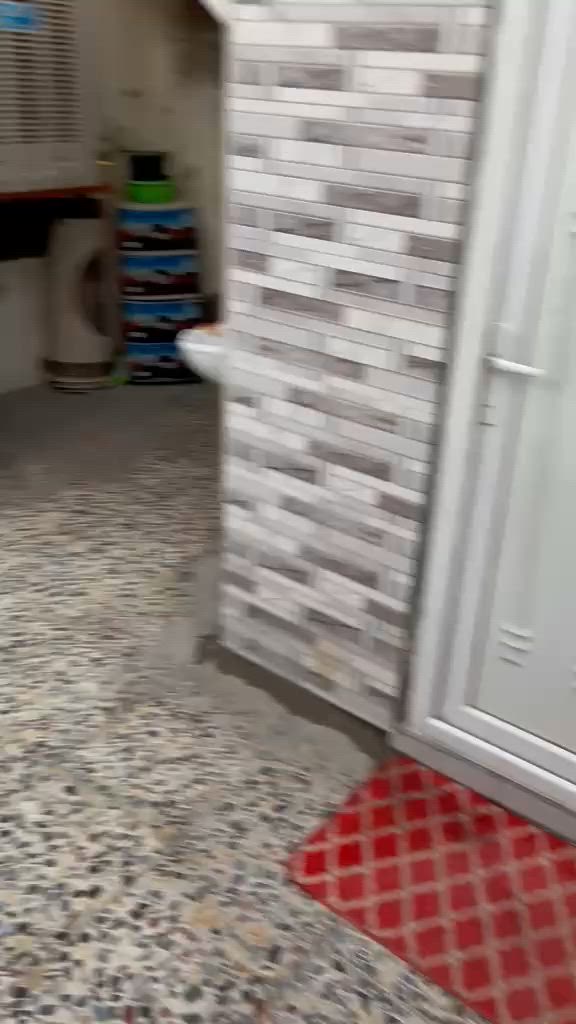 بيت للبيع 100مساحته
طابقين معزولات تريده استثمار اتريده مال زواج نسوان اثنين 
خدمات كامله من كلشي مدرسه بصفك سوك بصفك 
***********
