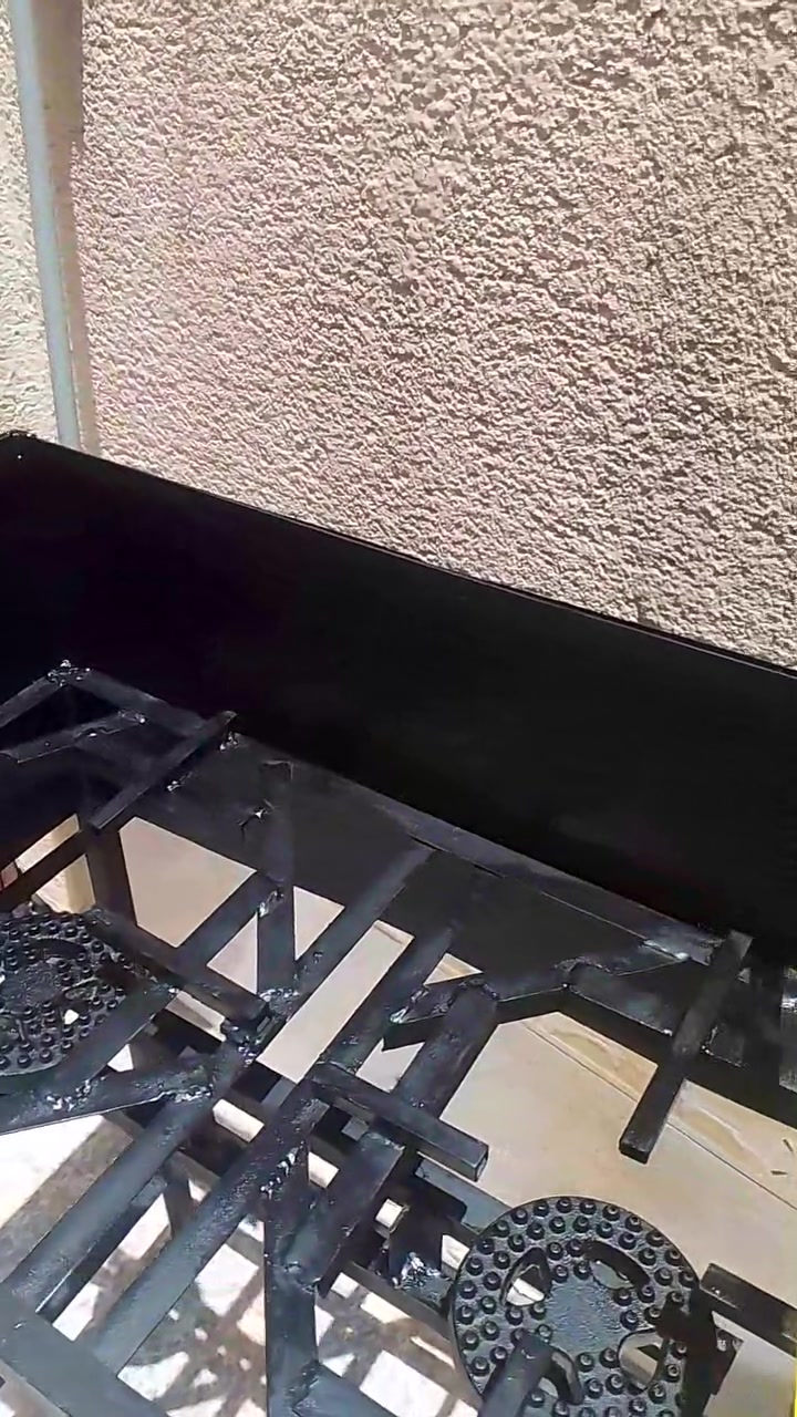 السلام عليكم
حداد متنقل أشتغل جميع انواع الحداده طباخات ميوزه فريمات مراجيح اقفاص للطيور محميات وصيانة الابواب والشبابيك وجميع انواع الحداده 
***********
ناصرية مركز
