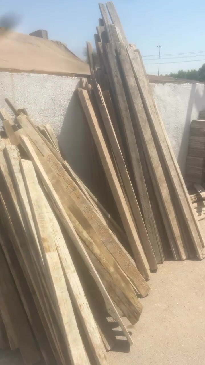 خشب طول متر ونص ومترين ونص حملا رابعه بربعه طول 3 متر سيور مقصير طول 70 مكان بغداد رقم ***********
