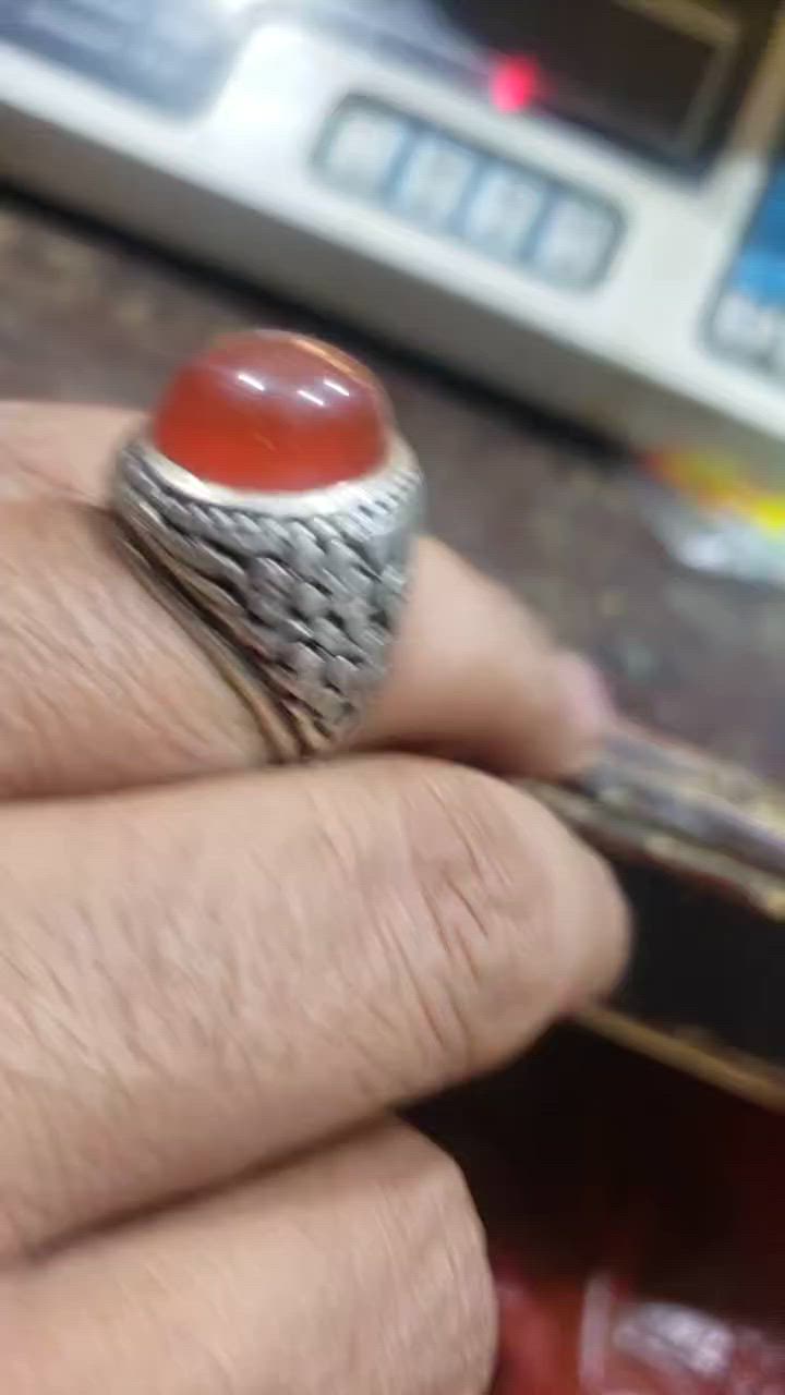 خاتم فضه نوع نادر مميز مع العقيق اليماني


**إذا كنت صاحب هذا الإعلان وتريد حذفه لأي سبب، رجاءا أرسل رسالة إلى الدعم الفني**
