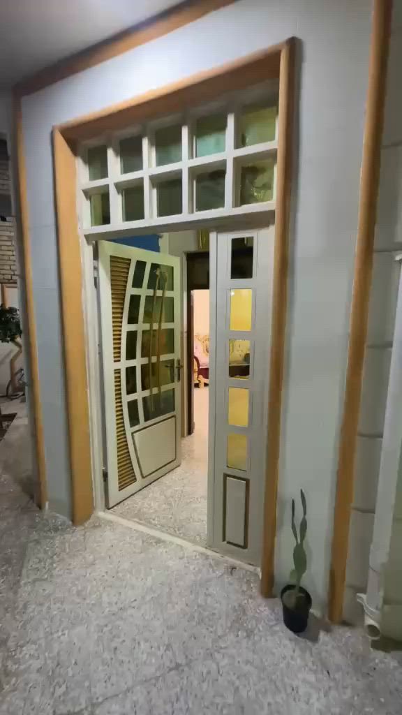 🏡 دار سكنية للبيع في الفلوجة جاهز للسكن 🏡
📌 الموقع: الفلوجة - الشهداء / حي الامين

 📐 المساحة: 250 متر مربع.

 🛏️ التفاصيل الداخلية:

 4 غرف نوم + مطبخ + هول + استقبال + مناور 2 + صالتين و حمامات 2 + سطح شتايگر

 يحتوي البيت على كراج للسيارة وحديقة خارجية.

 📄 طابو ملك صرف (تحويل مباشر).

💰 السعر: 225 مليون دينار (وقابل للتفاوض).

📞 للاستفسار والتواصل، يرجى الاتصال على الرقم: ***********

(أو المراسلة عبر خاص الصفحة).
