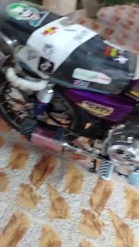 سلام عليكم سولنك 2024مكفول من الشخط كامل مكمل سعر750وبي مجال
***********
