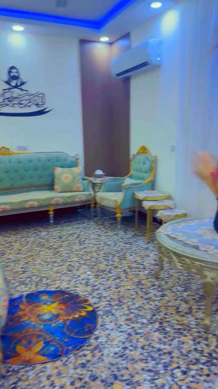 غرفه تركيه٥قطع  نضيفه وتخم كويتي ١٠مقاعد مع طبله وسطيه وثنين صغار المكان دوره ابودشير للستفسار***********
