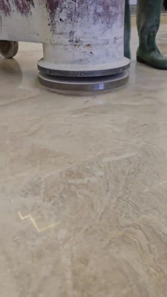 ارضيتك قديمه ارضيتك جديده وما بيه لمعه تعال تعال يمي 🤩💥🔹 فريق متخصص في جلي وتلميع الأرضيات بجميع أنواعها
🔹 خبرة في العمل على الكاشي والمرمر والبورسلين
🔹 إزالة البقع الصعبة – معالجة الفواصل – إعادة اللمعان
🔹 نتائج فورية – خامات أصلية – أجهزة متطورة
🔹 أسعار مناسبة وزيارات ميدانية مجانية
📱 تواصل معنا مباشر للحجوزات والاستفسار: (***********)
