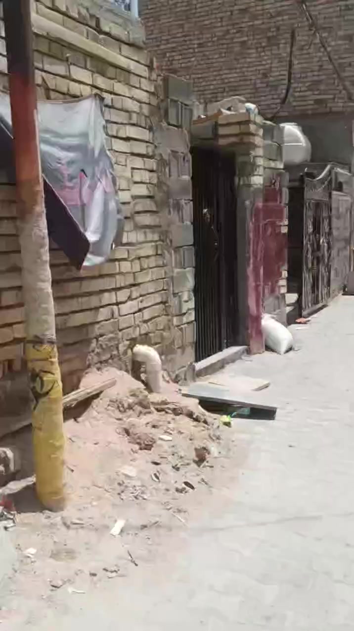 بيت الايجار في حي اور شيشان قريب عشارع العام سعر الايجار 350اني صاحب البيت ***********
