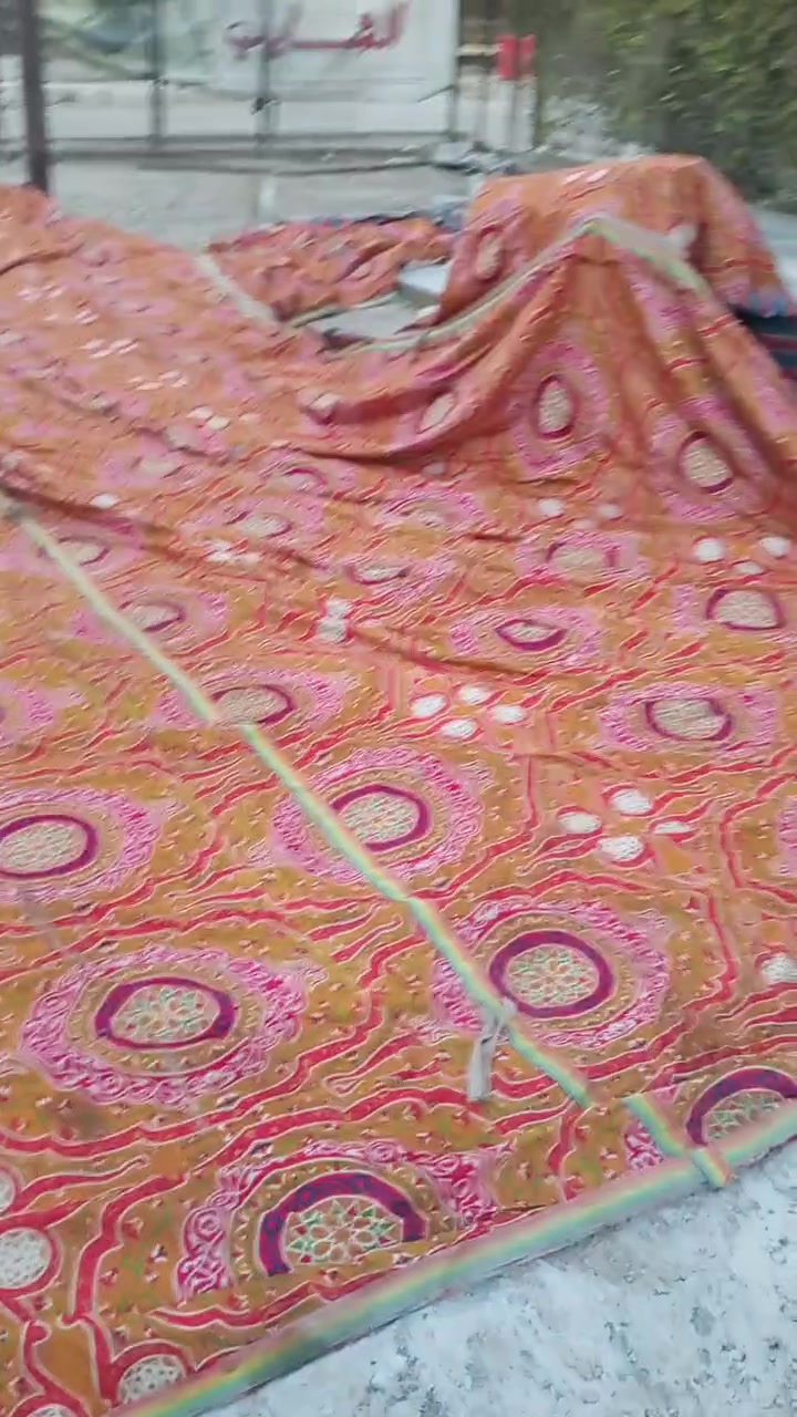 سلام عليكم جادر لبيع
بس جادر مكاني بقداد
طولة مال أربع اقواس
جادر جديد 
***********
