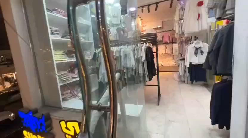للبيع – محل بيبي شارك (Baby Shark)
فرصة مميزة للراغبين بالاستثمار في مجال ملابس الأطفال.
يُعرض للبيع محل بيبي شارك بكامل محتوياته وتجهيزاته، ويشمل:
البضاعة كاملة
الديكور
أجهزة التبريد (السبلت)
منظومة الكاميرات
الاستاندات والتجهيزات
وجميع موجودات المحل
📍 العنوان: سوق المثنى – عمارة البيك
📍 الموقع: واجهة مباشرة على الشارع العام
🔹 ملاحظة: المحل بدون سرقفلية، ويوجد فقط إيجار شهري لصاحب الملك.
💰 للاستفسار عن السعر والتفاصيل: 📞 ***********
📞 ***********
للجادين فقط، التواصل على الأرقام أعلاه.
