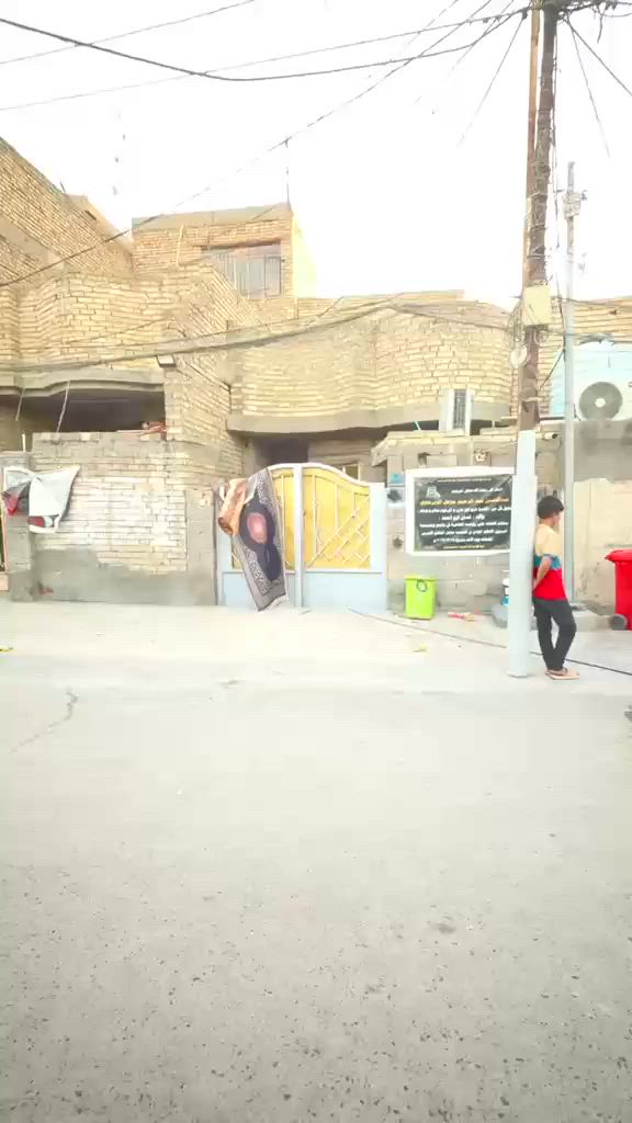 السلام عليكم بيت للبيع الحبيبيه منطقه الاستكشافات تبليط ومي مجاري كهرباء كامل خدمات واجهه 5ونزال 20طابوك بيت نضيف الاستفسار اكثر اتصال عله رقم ***********
