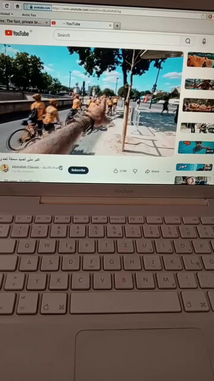 عندي هاي اللابتوب شرط نظافه للاستخدام الدراسي و التصفح تشتغل على الكهرب يعوزها تبديل بطارية و تصفح اليوتيوب و تيك توك بيها مو اسرع شي يحتاج يتبدل للها هارد ssd حتى تصير سريعه اكثر من قبل رام 2 و هارد 160g و تشغل اعلى جودة 4K  انطي سعر بنا يرضي الله 
وَلَا تَبْخَسُوا النَّاسَ أَشْيَاءَهُمْ


**إذا كنت صاحب هذا الإعلان وتريد حذفه لأي سبب، رجاءا أرسل رسالة إلى الدعم الفني**