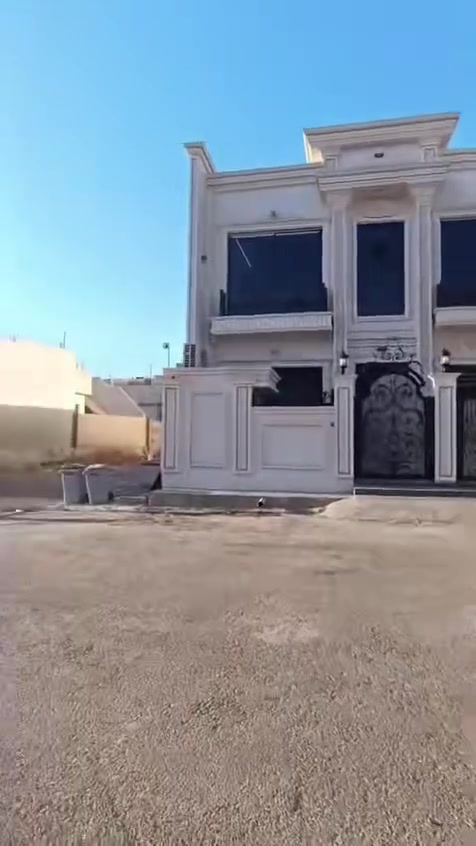 إعلان رقم ( 496 ) 

منزل الأحلام بانتظارك.. تصميم عصري وفخامة تلبي طموحك
إذا كنت تبحث عن الأناقة، واستغلال المساحات الذكي، والتشطيب "الديلوكس"، فهذا العقار مصمم خصيصاً لك ولعائلتك. شاهد تفاصيل الفخامة في الصور المرفقة

#العنوان كركوك - حي عدن - الضباط - خلف جامع تحسين صوراني  

 المساحة: 200 متر (مستغلة بالكامل بذكاء هندسي).

 الواجهة: 10 متر بإطلالة مودرن وإضاءة ليلية ملكية.

 عدد الغرف: 4 غرف نوم واسعة ومريحة تناسب العوائل.

 المطبخ: نظام (حار / بارد) لعزل الروائح والطبخ براحة تامة، مع تصميم مفتوح يعطي اتساعاً للمنزل.
 أبرز المميزات:
 أرضيات وديكورات داخلية حديثة مع إنارة مخفية (LED) تضفي لمسة من الدفء والجمال.
 حمامات ومرافق صحية مجهزة بأحدث التصاميم العصرية.

العقار #حصرًا لدى مكتبنا 
بأمكانكم عـرض عقارتكم لدينا سواءً كانت #بيــع أو ايـجـار 

للاستفسار
 الاتصال *********** رشوان المفرجي 

 يتوفر واتساب - تلكرام  

او مراجعة مكتب [ البيرق للعقار ]حي عدن سايدين مدينة العاب كركوك  قرب جامع تحسين صوراني مقابل ثانوية امداد للبنات
