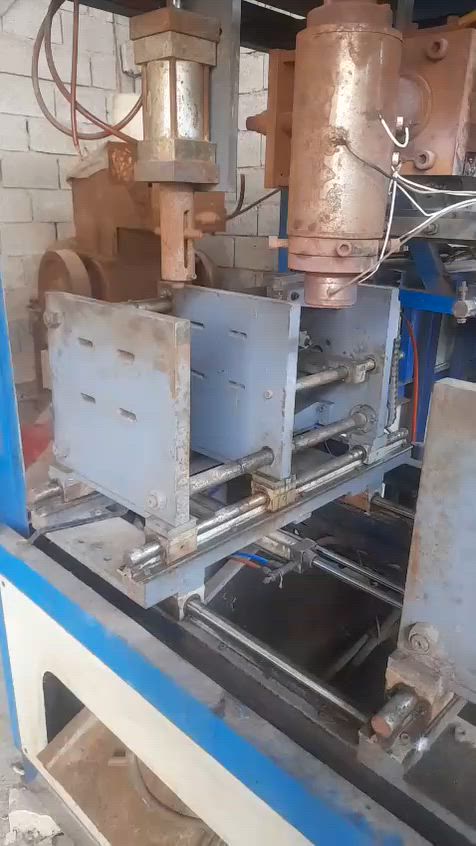 مكينه نفخ بطل. صينيه
نفختين يعني بطلين بضربه وحده
*********** التواصل
