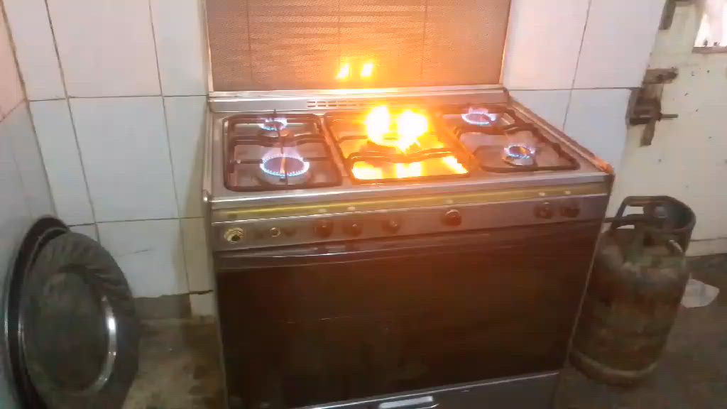 غرفة نوم وطباخ للبيع مستعجلين عليهن


**إذا كنت صاحب هذا الإعلان وتريد حذفه لأي سبب، رجاءا أرسل رسالة إلى الدعم الفني**