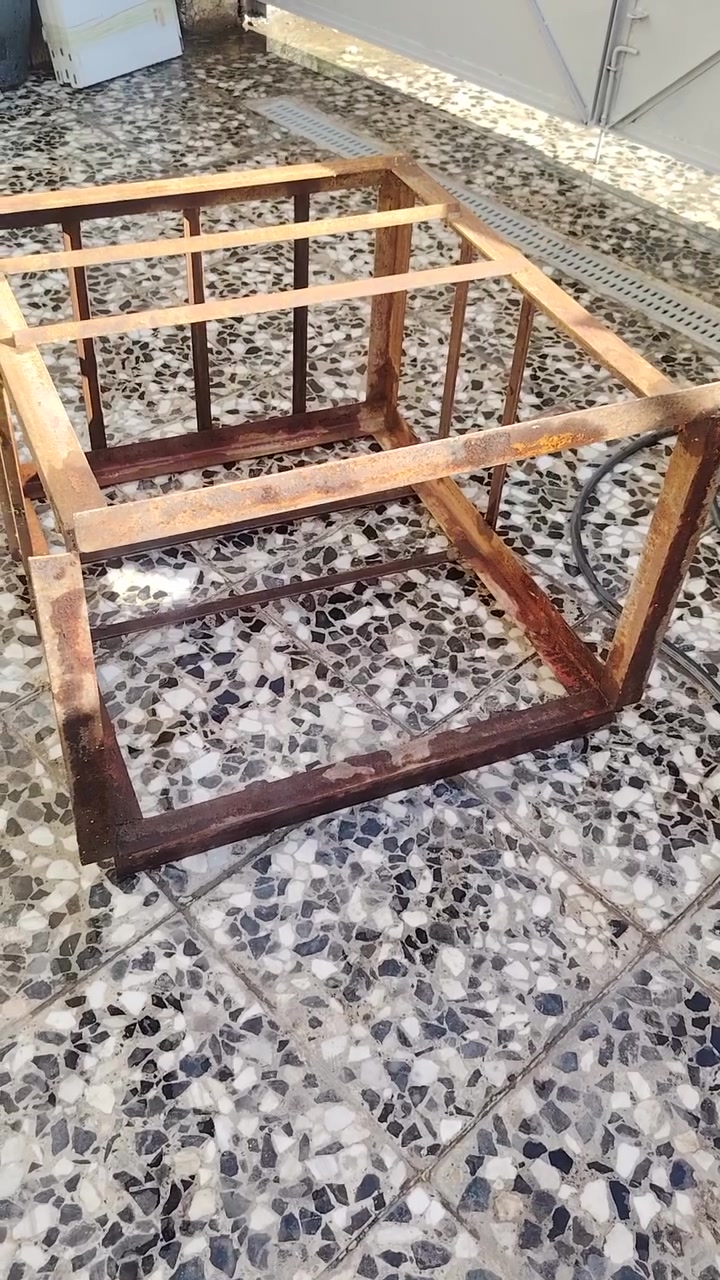 قفص للمكيف الشباكي 2 طن حديد أصلي مال الأول مو سحب نظيف جدا السعر 50 الف الاتصال على الرقم *********** بي واتس اب مكاني بغداد
