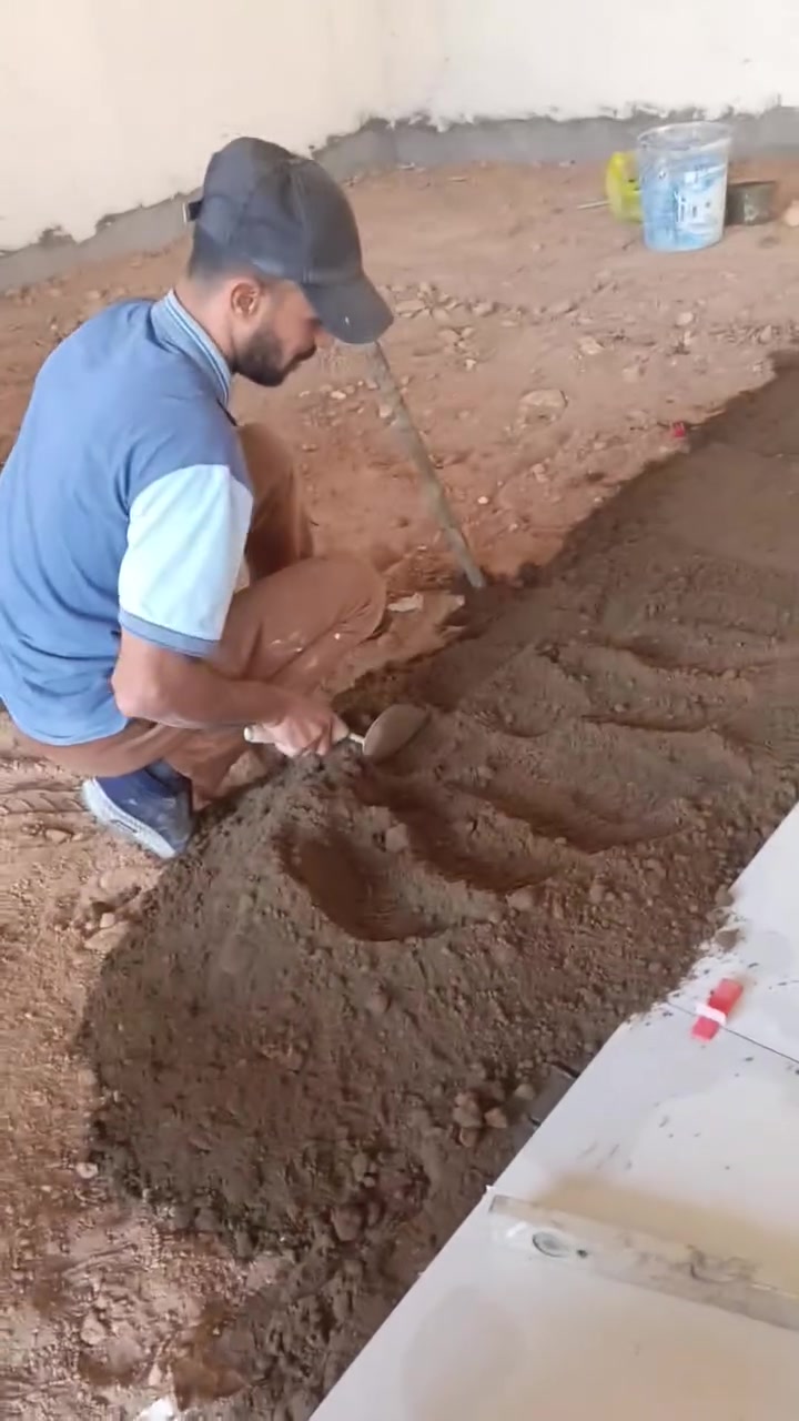 تطبيك كافة السيراميك وارضيات الكاشي والمرمر والدرج وأعمال الترميم وعمل لوح البورسلين شغل درجه اولى كادر لبخ وسراميك مكان العمل محافظة النجف
 ***********  واتساب مفتوح
