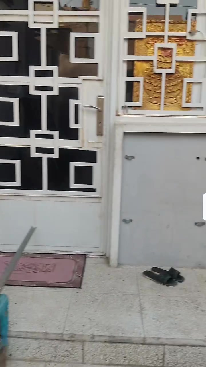 السلام عليكم اخوان.
يعلن مكتب الفرقان عن توفر بيت للبيع في منطقة الرئاسه بلزراعي نهايه شارع 20 خلف حسينيه المصطفى طابقين بناء جديد درجه اولى يحتوي على استقبال ومطبخ بلوجه وصاله و3غرف نوم وحمامات 2.
للاستفسار مراسله الصفحه او الاتصال على المكتب ***********

