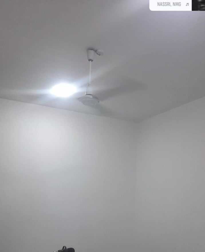 سلام عليكم البيت للبيع مساحه 130 متر  محافظة بابل الحله شارع 100 ورا محطه الاضواء سنه 25 تحويل مباشر باسم المشتري رقم هاتف *********** السعر 77 بمجال شيء بسيط
