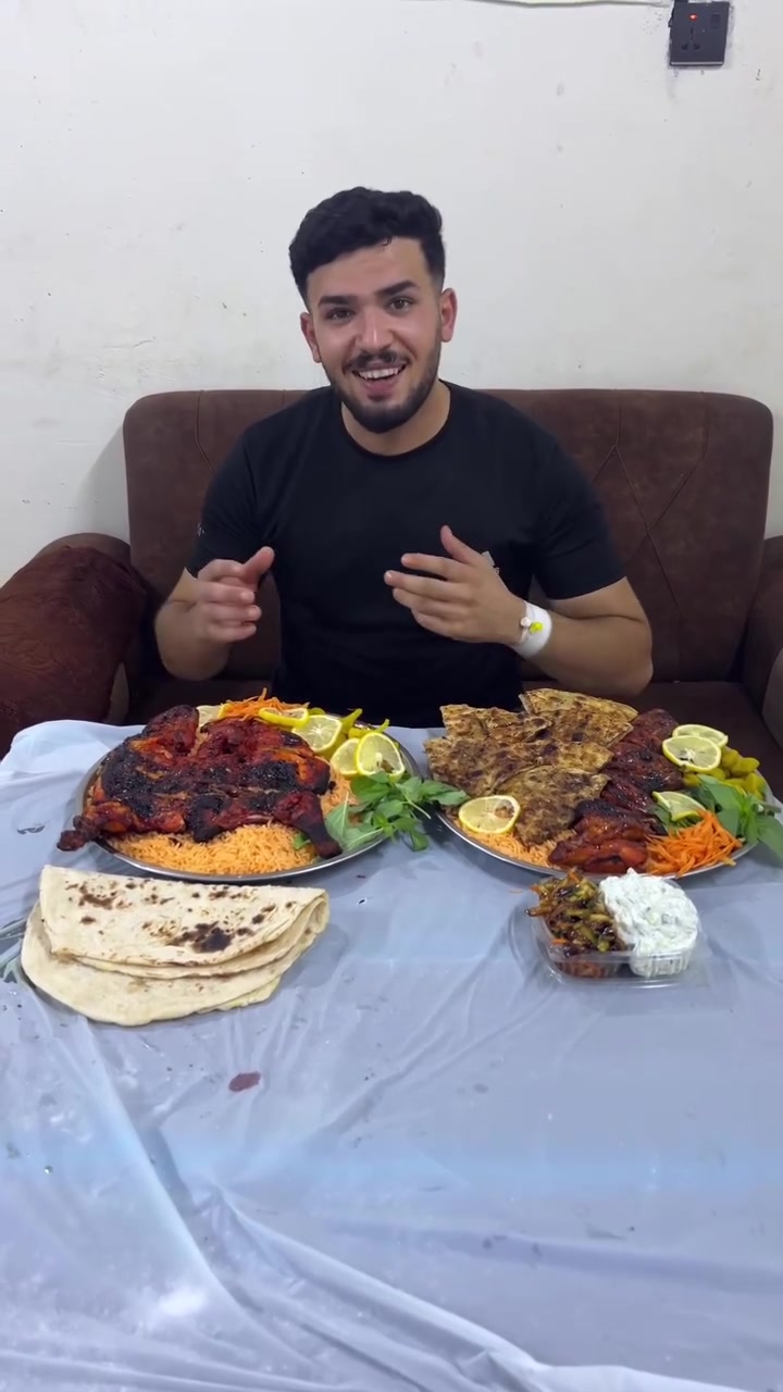 العرض مميز يم  مشاوي شيف علي
عرض الجنحه 8 الف 
عرض الدجاج 10
الحجز  ***********
