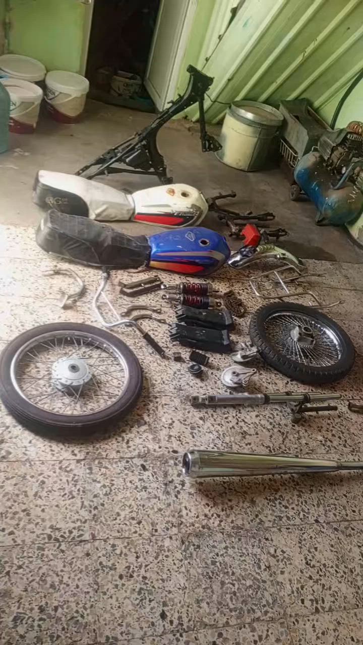 غراض نضيفه للبيع السعر خاص غراض اصليه كلشي موضح بل فيدو مع الختومات المشراي يلا يتعبني


**إذا كنت صاحب هذا الإعلان وتريد حذفه لأي سبب، رجاءا أرسل رسالة إلى الدعم الفني**