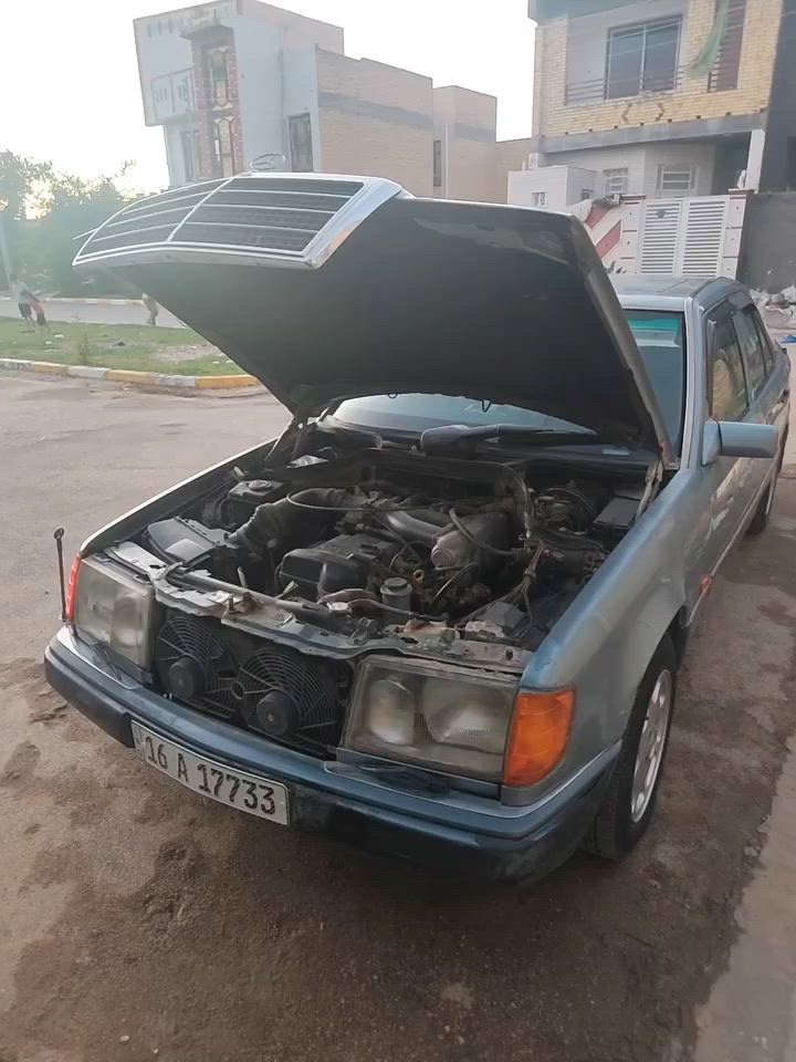 مرسيدس دب W124 لون أزرق سمائي   للبيع 🌹
السيارة بحالة جيده ومعتنى بيها 

✅ إجازة لغاية 31 بأسمي 

✅ قواعد سليمة بالكامل

✅ منظومة التبريد شغالة 

✅ محرك وكير كراون 2500 بحالة ممتازة

✅ اخليلها زيت  Liqui Moly فقط

✅ غرفتها نظيفة جداً ومرتبة

✅ الحداديه كلها مسويها مابيها نقص 

✅ أذانات مكينة أم الـ60 جديدة

✅ دبلات أمامية وخلفية أصلية جديدة

✅ بطارية جديدة

✅ كهربائيتها مضبوطة 

ملاحظه▪️ اكو بعض الخياسات ب الجاملغ والجنطه 

السعر: 45
 مكاني /ذي قار/ الشطره 

سبب البيع: أريد اجدد

للمهتمين مراسلتي على الخاص، او على الرقم *********** وتحياتي للجميع 🌹
