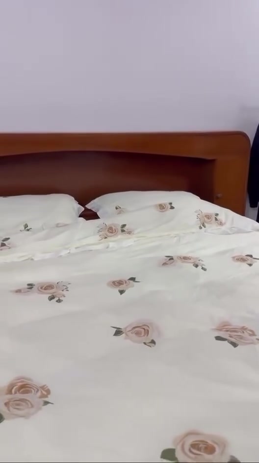 السلام عليكم عندي غرفة نوم صاج اصلي داخلها مبطن ابيض كنتور ٦ ابواب مع ميز تواليت و زاويه و جربايه و ٢ كومدي جانبي سعر البيع 750 وبيها مجال

التواصل / ***********
