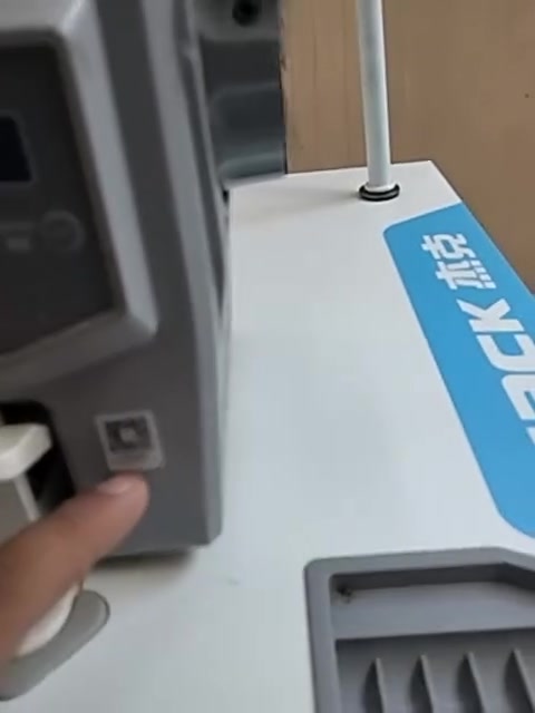 السلام عليكم ماكنه جاك اف فايف مكينه كلش نضيفه وعلى الفحص مكينه خت جديده مكانها بغداد للاستفسار الاتصال او المراسله *********** ملاحظة المكينه كلش نضيفه
