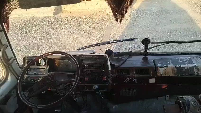 السلام عليكم 
كوستر للبيع جاهزه 82
محرك معمر قبل شهرين 
كير اكسل شرط 
السعر 6 ملايين وبيه مجال
***********
