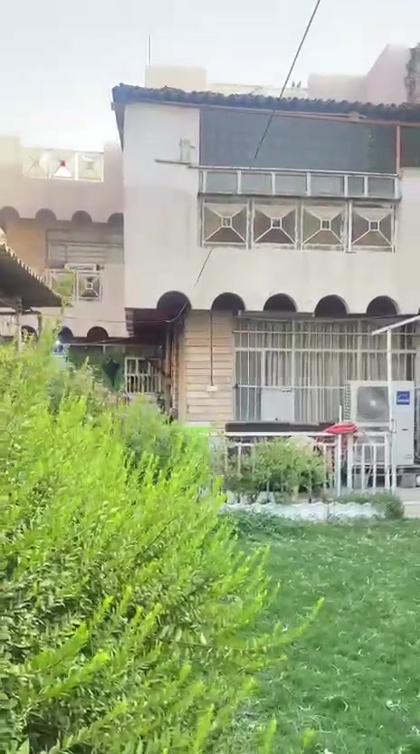 عقار للبيع
مساحة 350م    10X35
يحتوي الطابق الارضي على استقبال وصالة وغرفة نوم ومطبخ وخدمات
الطابق الاول يحتوي على غرف نوم عدد 2 حجم كبير وخدمات
📍الامين مدخل الجمهورية خلف افران التاج مجاور ثانوية الوريث الاهلية
للاستفسار واتساب:
***********
