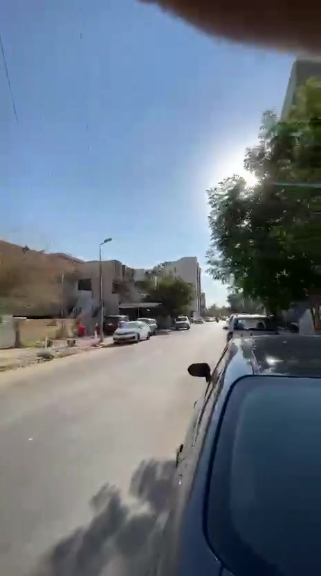 شقةللايجار٦٠٠طابق٢الاعظميةشارع الضباط مقابل جامع العساف مساحة١٠٠ مترغرفتين وصالة خدمات اماميةبلكونةللحجزوالاستفسار***********
