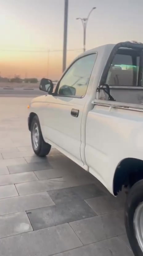 سلام عليكم سياره بيكم الفين واحد مشروع وطني مكفوله كفاله عامه فقط صبغ شبر بذيل سياره خير من الله الباقي مكفوله مشروع وطني *********** المكان البصره السعر 100وبيه مجال
