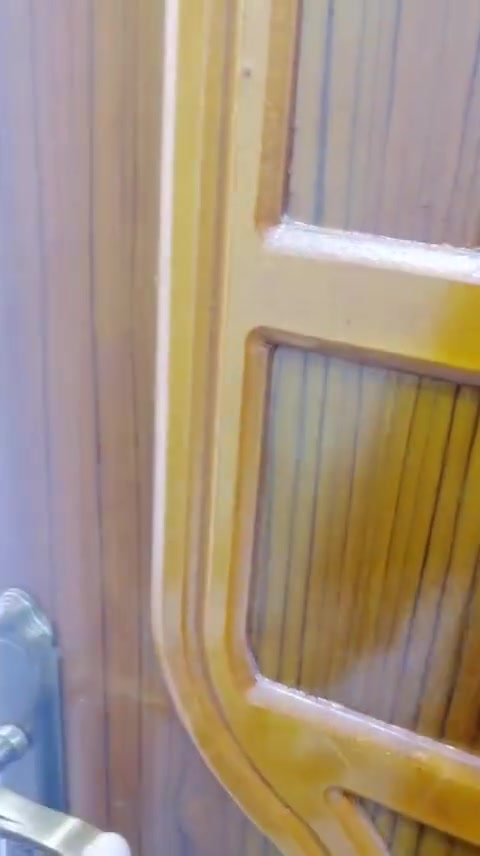 سلام عليكم ورحمة الله وبركاته يوجد لدينا بيت زراعي للبيع مساحه البيت 360متر بناء حديث ويحتوي على غرفتين نوم وصاله وديوانيه واستقبال وصحيات بيت كامل المواصفات يقع بين سوق الشيوخ ولفظليه قرب صوره سيد جاسم الاستفسار على هذا رقم واتساب ***********@
