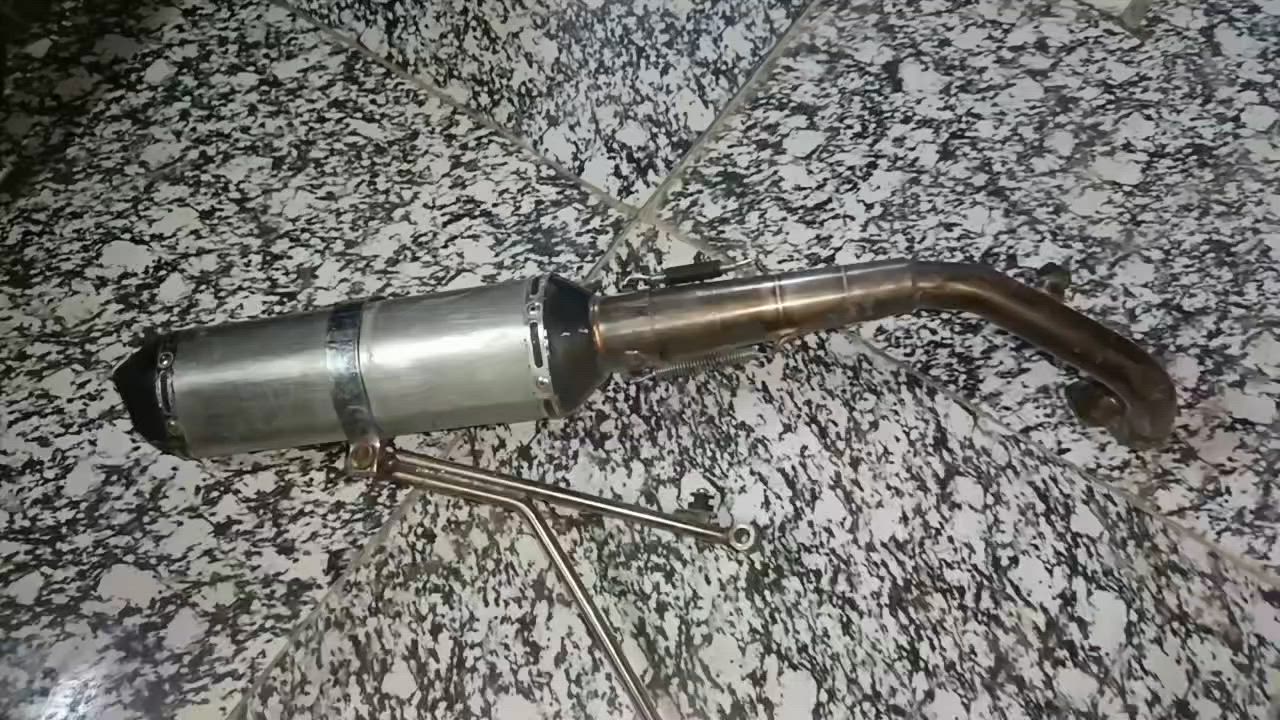 سلام عليكم غراض بلاديه و مال اربعه
كلجات مال مطارح غرز كبار  DS 
صلنصه بوري عدل فوك لفلاوين ترهم عام
بطيخه ستيل مال بوري عدل
كابريتر حجم34 قفاز على شغل
وياله بلاديه مال مطارح
زوج تايرات جلاتين
صدر كرزي أصلي
ستاند بوش اصلي
شواصي واكو نواعم
(غراض كلش نضيفه بس مامنضفهن و كلهن اصليات 
و خاص مفتوح


**إذا كنت صاحب هذا الإعلان وتريد حذفه لأي سبب، رجاءا أرسل رسالة إلى الدعم الفني**
