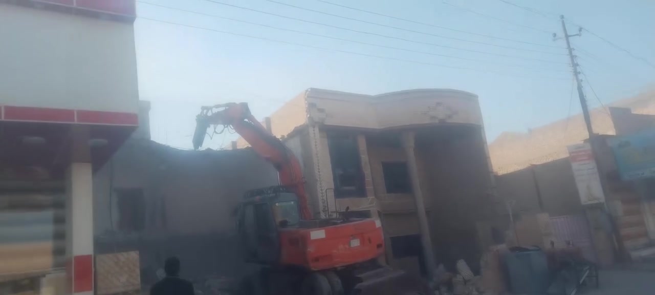 مستعدون لهدم  الدور والبنايات ورفع الانقاض وقطع البيوت المشتركه فرش جلمود و السبيس وحدل الأرض أنسب الأسعار
 رقم الهاتف*********** ابوعقيل
***********
