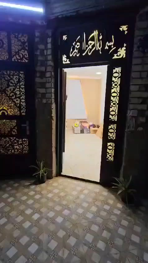 بيت للبيع قرب كليه الهادي المساحة ١٢٠ م  طابقين نظيف جدا طابو صرف يصلح استثمار سكن للطلاب الاتصال *********** حتى اذا مراوس
