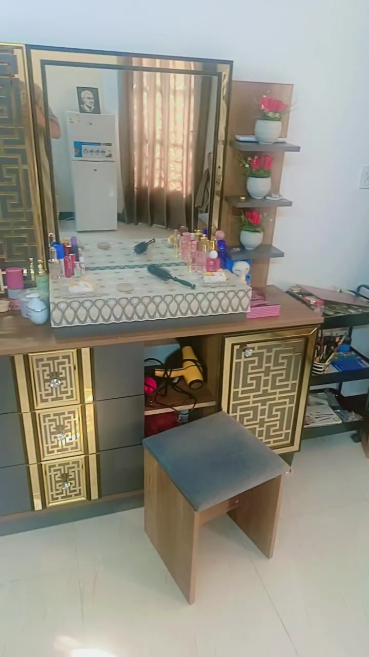 سلام عليكم غرفه للبيع نضيفه  مكاني بغداد الشعله الرقم ‏‪***********‬‏

