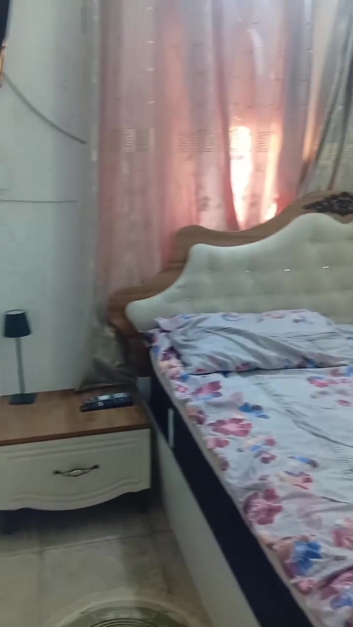 السلام عليكم غراض للبيع للستفسار الاتصال على الرقم ***********
