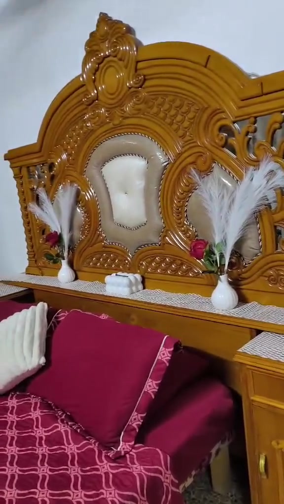 السلام عليكم 
غرفة اخشاب صاج عراقي مستعملة نظافة كدام العين
 الاستفسار على الواتساب ‏‪***********
