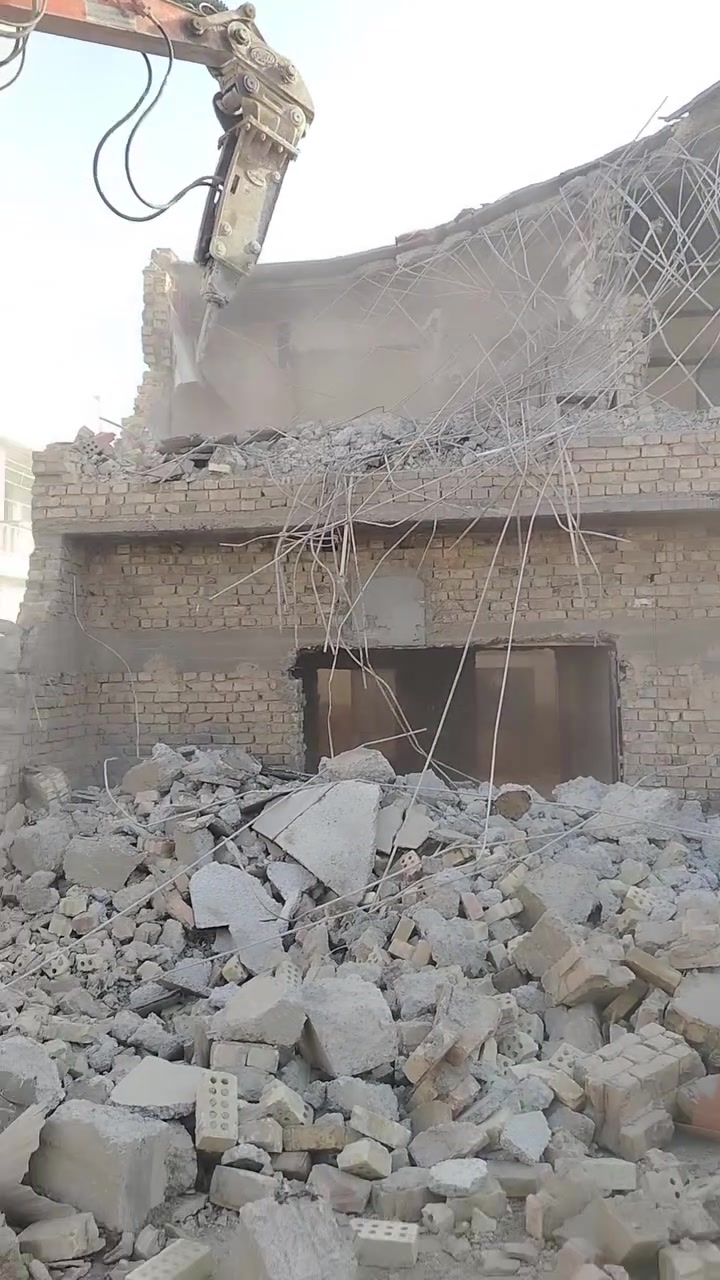 السلام عليكم كادر تفليش البيوت تفليش الرباطات وتكشير الجدران وقلع رضيات وكل ما يخص لتفليش هاذه رقمي ونتصل بخدمتك ***********
