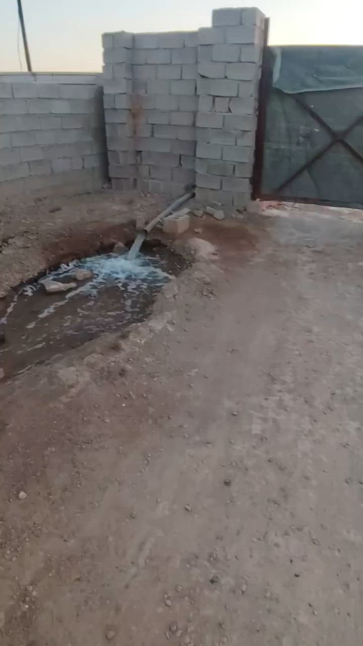 سلام عليكم دونمين ونص سند ٢٥تحويل واجهيه ٣٠ نزال ٢١٣ ناحيه الوحده شارع اللج بيه بيتين مساحته ٣٣٠ مي اساله كهرباء ومي سكي  سعره ٢٣٠وبيه مجال ***********
