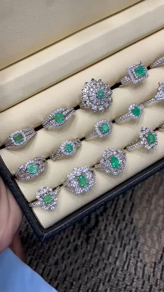 Beautiful fanjshir emerald silver rings available for wholesale price 26 rings
ارسال به سراسر جهان به قیمت مناسب


**إذا كنت صاحب هذا الإعلان وتريد حذفه لأي سبب، رجاءا أرسل رسالة إلى الدعم الفني**
