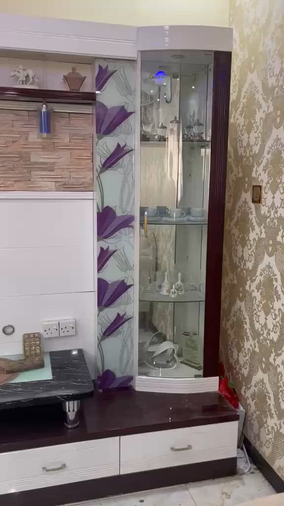 مكتبه عرض وتلفزيون بيها نقط كهرباء واضويه للرفوف ومكان تثبيت التلفزيون
السعر;٢٧٥ وبيه مجال قليل


**إذا كنت صاحب هذا الإعلان وتريد حذفه لأي سبب، رجاءا أرسل رسالة إلى الدعم الفني**
