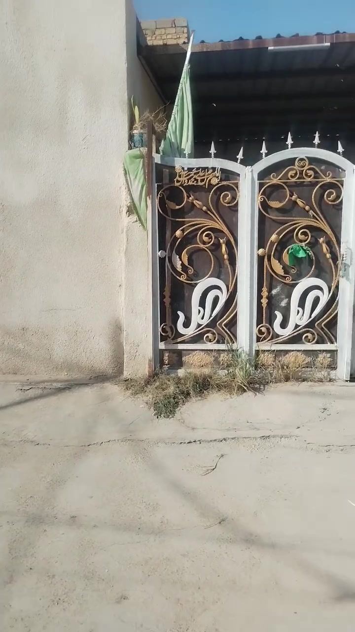 السلام عليكم
بيت للبيع
حي الصناعي كاع ال حلو يم المدرسه الزركه
مساحته ١٦٠
بيه غرفتين وصاله ومطبخ وحمام داخلي وصحيات خارجي مضيف سطح فرشي
بين كامل من كلشي
السعر ٣٠ وبيه مجال لشراء فقط
الاستفسار *********** واتساب
