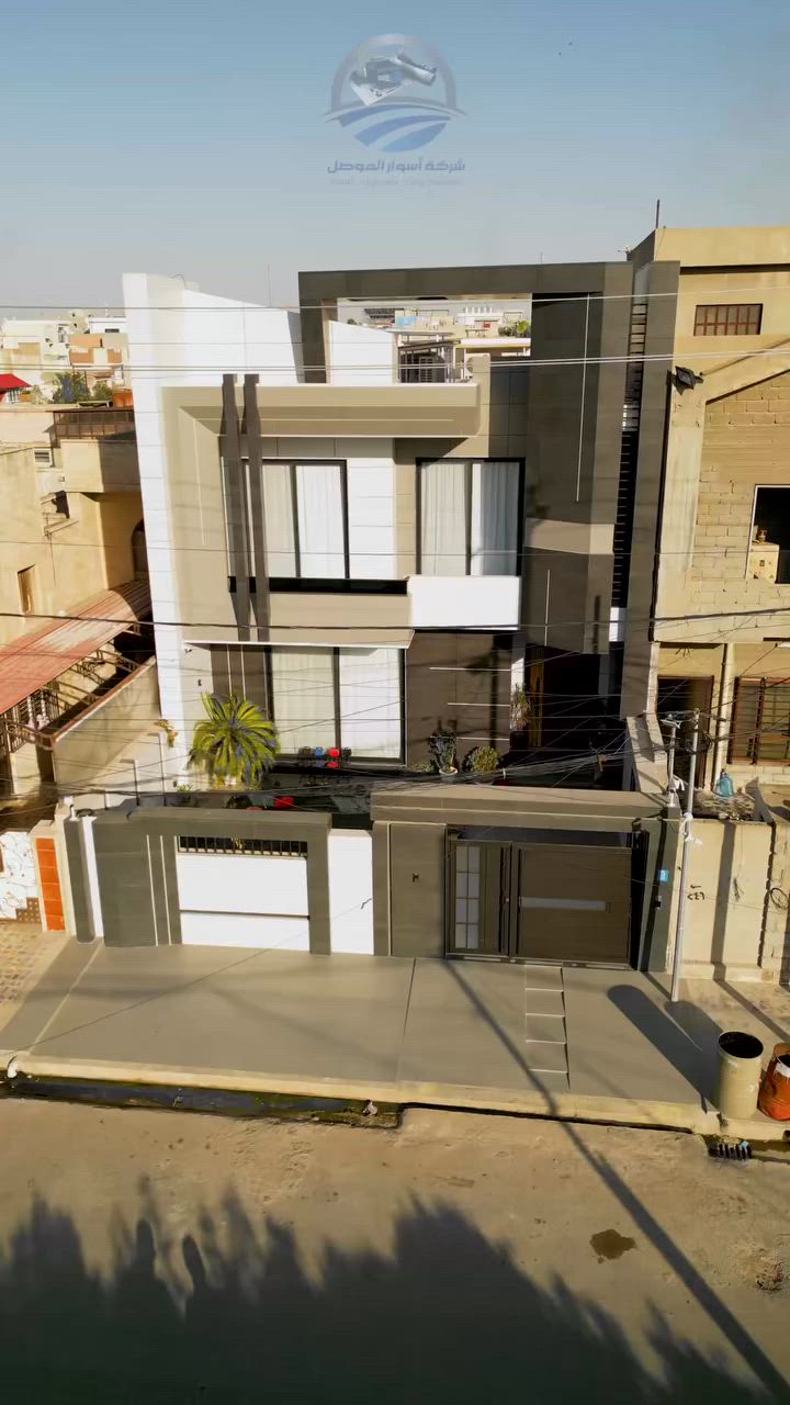 تصميم وتنفيذ منزل سكني في مدينة الموصل – حي الزهور

منزل بمساحة 300 م² تم تصميمه وتنفيذه بعناية ليوفر الراحة، الجمال، والاستغلال الأمثل للمساحات.

🏡✨ ندعوكم للاستمتاع بجولة داخل هذا المشروع المميز ومشاهدة تفاصيل التصميم والتنفيذ.

🌟 ألف ألف مبروك لأصحاب المنزل، ونسأل الله أن يجعله بيت خير وبركة وسعادة.

📍 الموصل – دورة طاهر زيناوة – سايدين محطة أرض النور
📞 *********** – *********** – ***********

شركة أسوار الموصل للهندسة والبناء والمقاولات العامة 🏗️

 #الموصل #تصميم #بناء #بناء_منازل #تصميم_داخلي
