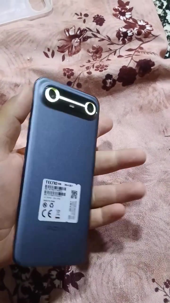 سلام تليفون للبيع جديد ما مستخدم
***********
