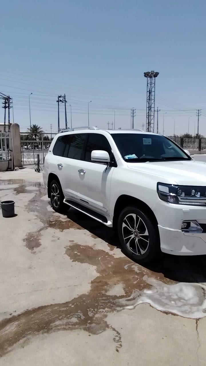 سلام عليكم لاندكروزر 2016 سته سلندر سياره كفاله بيها  زلق خفيف   رقم بصره انكليزي بسمي اذا اكو مراوس وطي فرق عادي 2022او 2019          ***********
