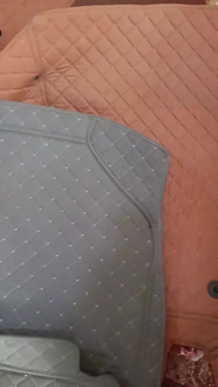 فرشات ارضيات لاندكروز تلبيسة كراسي دوشمة مشمشي رصاصي اسود كريمي جوزي بالي يرضا بي رب العالمين قيمهن واخذهن بالعافية اتصل ***********
