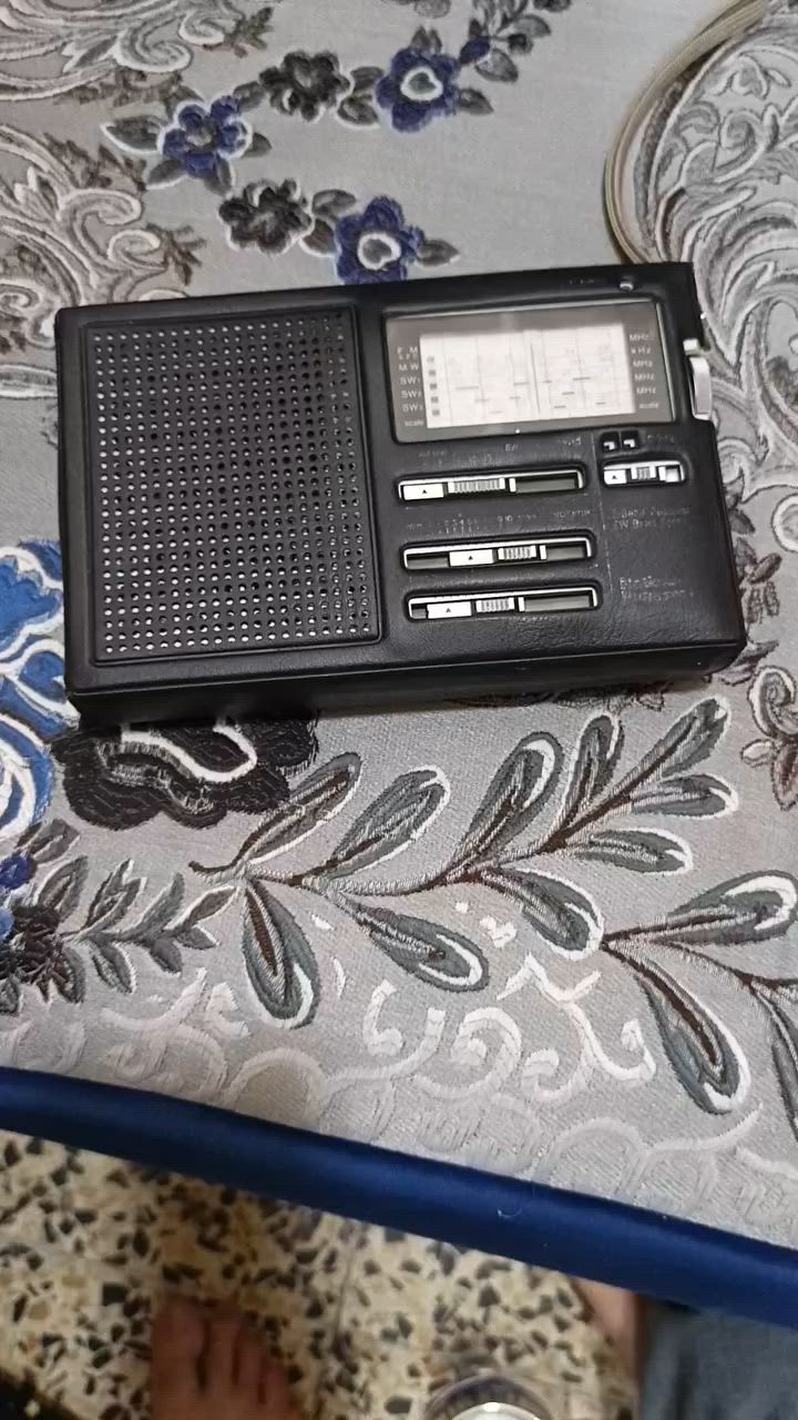 السلام عليكم / راديو ناشيونال باناسونيك صناعة اليابان 5 موجات FM / MW/ SW 1-2-3 نظافة الجهاز 80٪ وحسب ماموضح بالصورة  للإستفسار على سعره التواصل على الخاص - لايوجد توصيل / عنواني بغداد - الدوره


**إذا كنت صاحب هذا الإعلان وتريد حذفه لأي سبب، رجاءا أرسل رسالة إلى الدعم الفني**