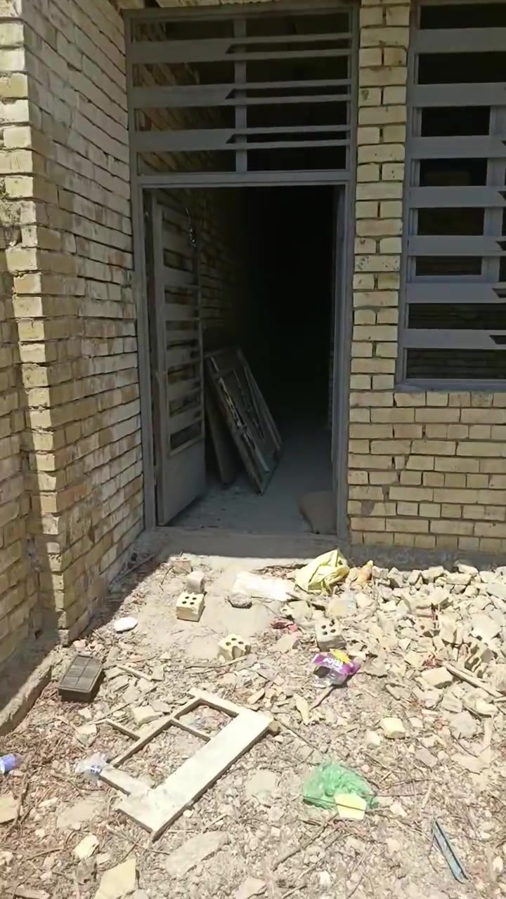 *********** نصف قطعه 54 متر هيكل ماسسه ماء وكهرباء ومجاري موقع على ساحه وراجع ومعزول طابق الارضي عن الفوك قطاع 55 قرب سوق الوحيلات للاستفسار
