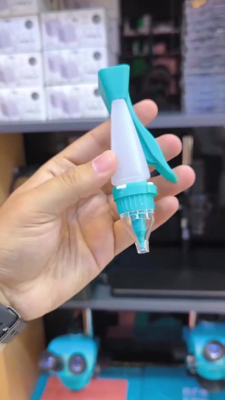 💧 تحكم بكل قطرة، وخلي شغلك أنظف وأكثر احترافية.
علبة RF4 RF-B20 مصممة لتوزيع سائل التنظيف بدقة، بضغطة وحدة فقط، بدون هدر أو تناثر.
✔️ فوهة دقيقة للتحكم بالكمية.
✔️ قفل يمنع التسرب.
✔️ قابلة لإعادة التعبئة.
✔️ مناسبة للأمونيا، IPA، وسوائل التنظيف المستخدمة بصيانة الهواتف والإلكترونيات. �
m.rf4tools.com +١
📍 بغداد – شارع الربيعي، مقابل مول دريم سيتي، عمارة الشراع.
📞 ***********
#RF4 #RFB20 #PhoneRepair #MobileRepair #IPA #CleaningTools #RepairTools #صيانة_هواتف #عدة_صيانة #بغداد #العراق
