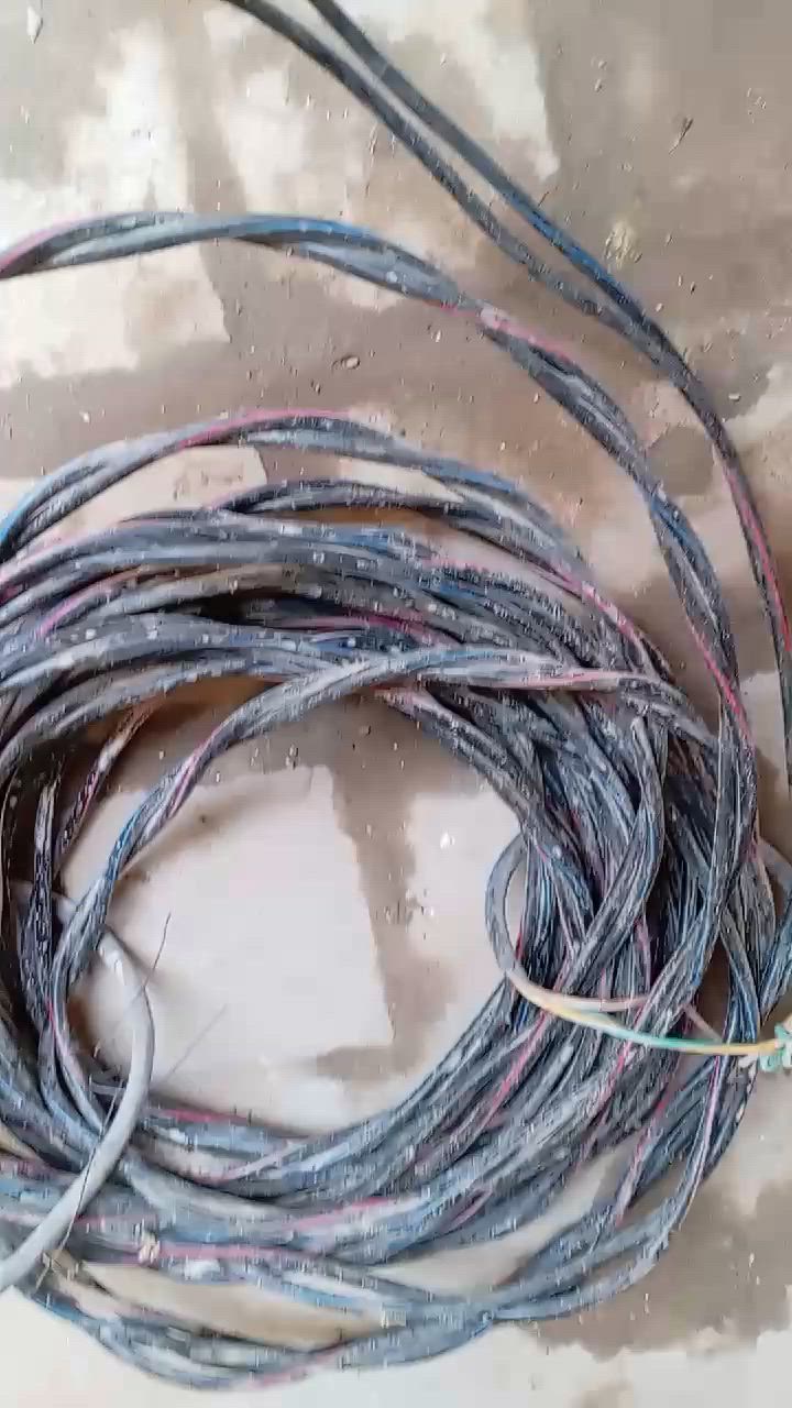 كيبل ظفيره للبيع مثل ما موضح بالتصوير سعرهن ٨٠ الف قفل الاتصال ***********
